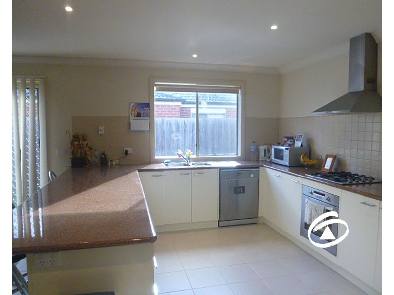 73 Melzak Way, Berwick VIC 3806