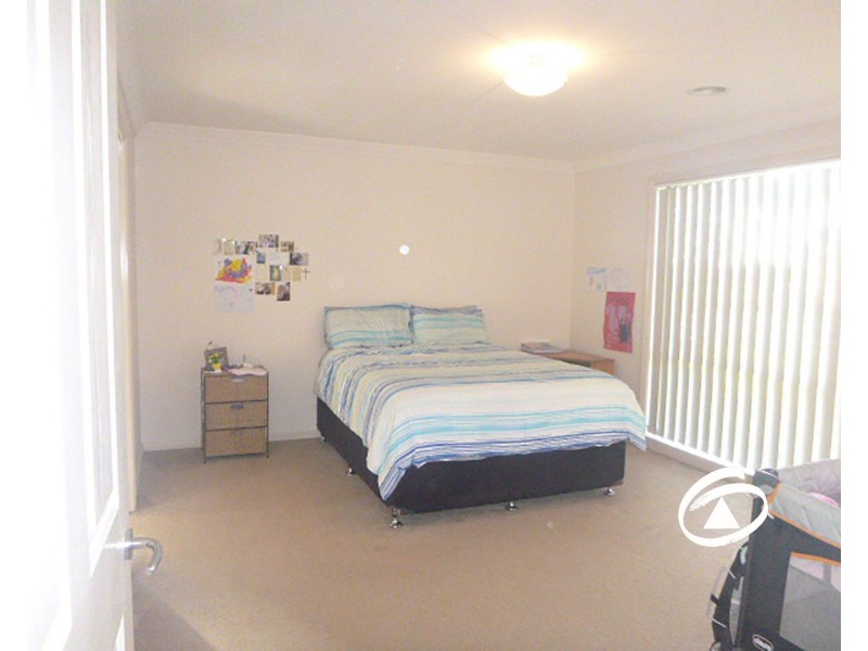 73 Melzak Way, Berwick VIC 3806