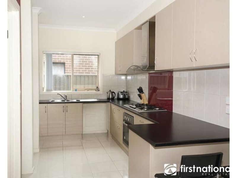 17 Peregrine Street, Cranbourne North VIC 3977