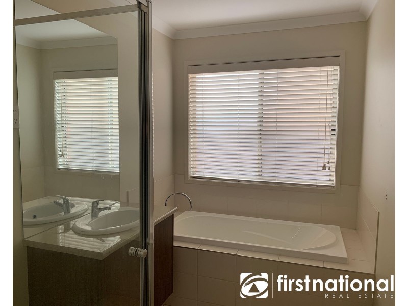 2 Livida Circuit, Lyndhurst VIC 3975