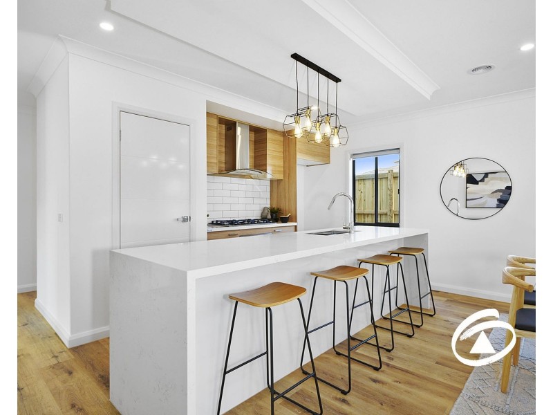 18 Karoonda Way, Hampton Park VIC 3976