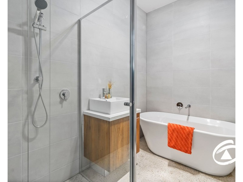 18 Karoonda Way, Hampton Park VIC 3976