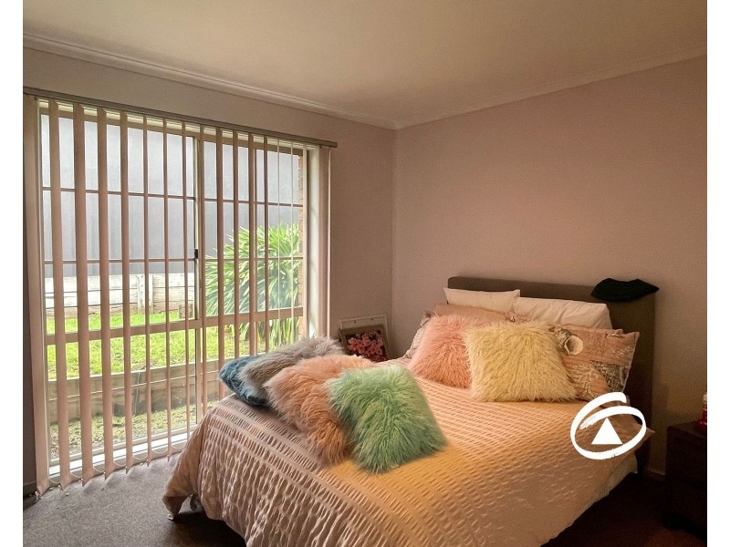 2/57 Amber Crescent, Narre Warren VIC 3805