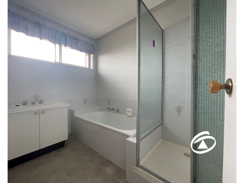 2/57 Amber Crescent, Narre Warren VIC 3805