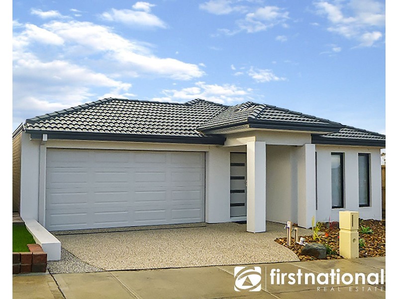 11 Anvil Way, Clyde North VIC 3978