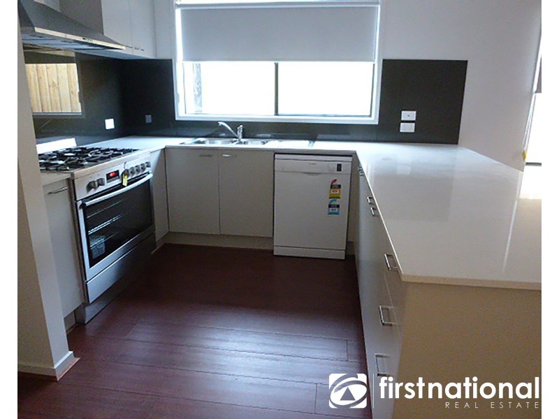 11 Anvil Way, Clyde North VIC 3978