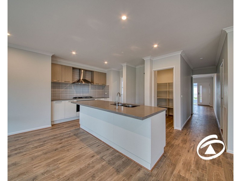 14 Cupit Street, Cranbourne VIC 3977