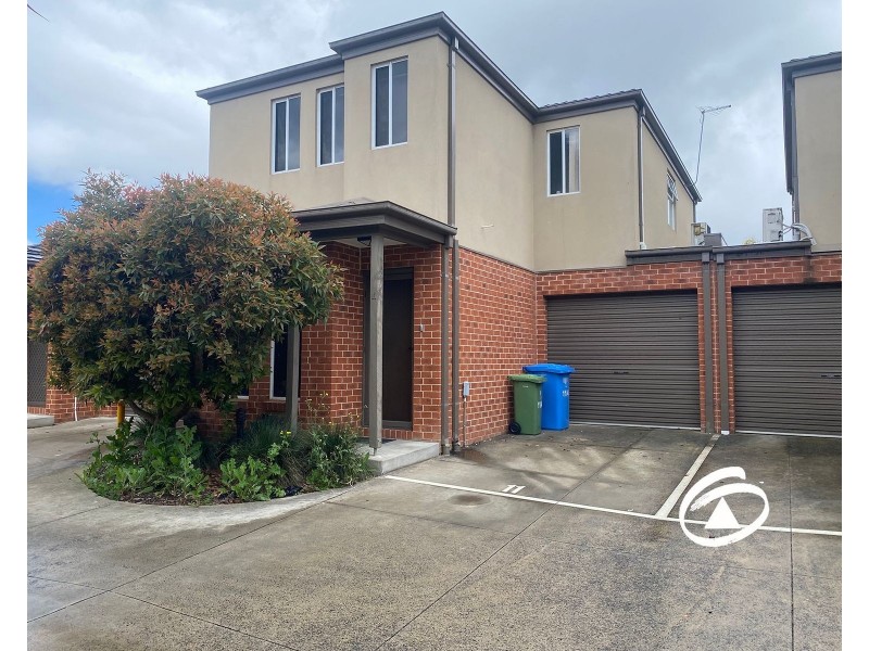 11/4 Young Road, Hallam VIC 3803