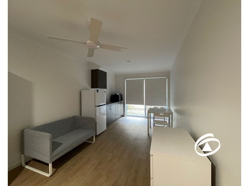 6/4 Cranbourne Drive, Cranbourne VIC 3977