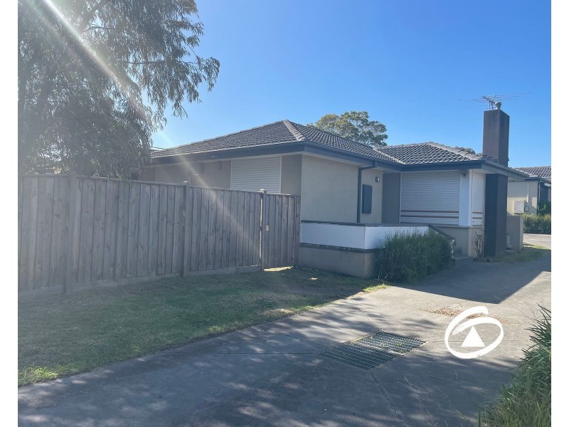 3 Campbell Parade, Cranbourne VIC 3977
