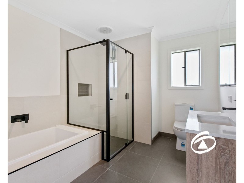 2/36 Hyssop Drive, Hallam VIC 3803