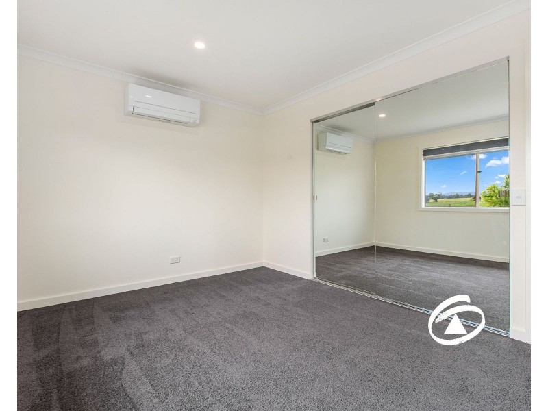 2/36 Hyssop Drive, Hallam VIC 3803