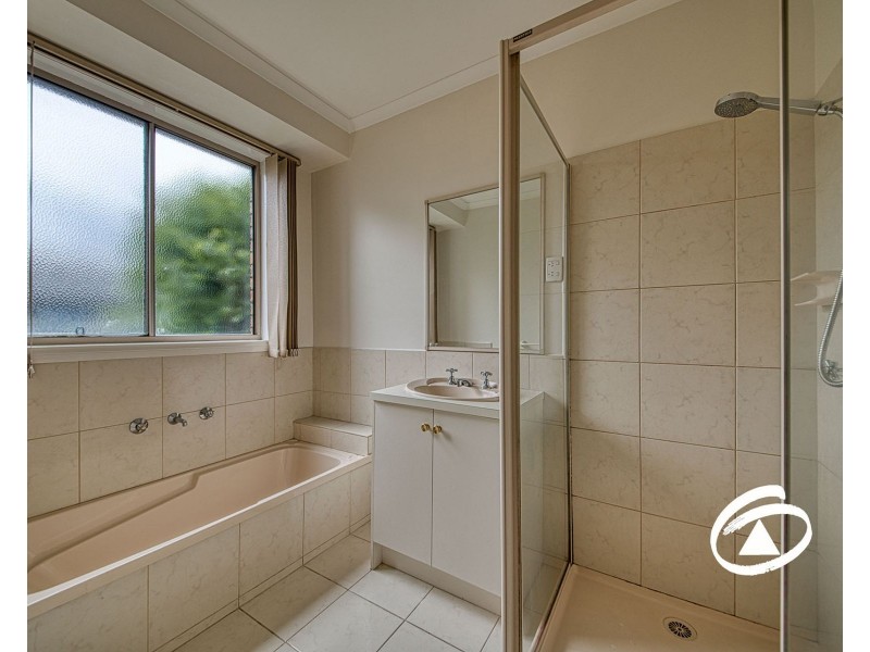 1/56 Amber Crescent, Narre Warren VIC 3805