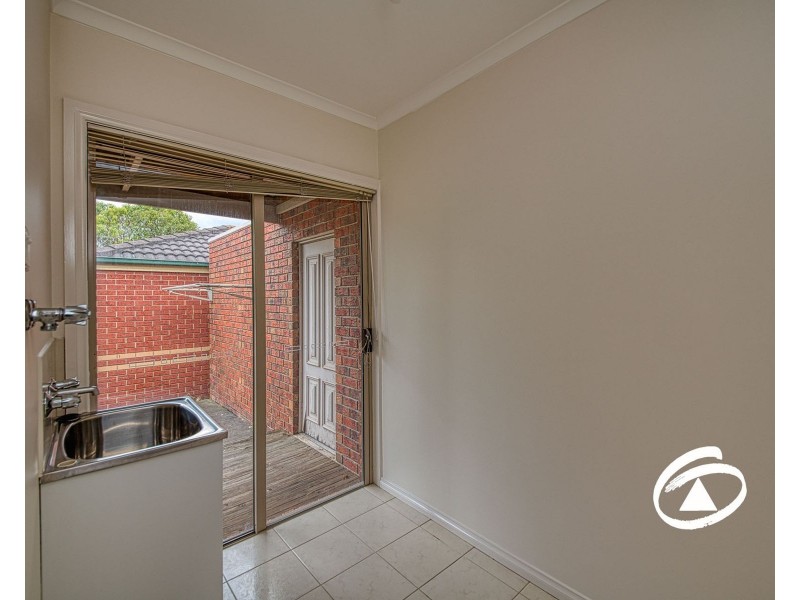 1/56 Amber Crescent, Narre Warren VIC 3805