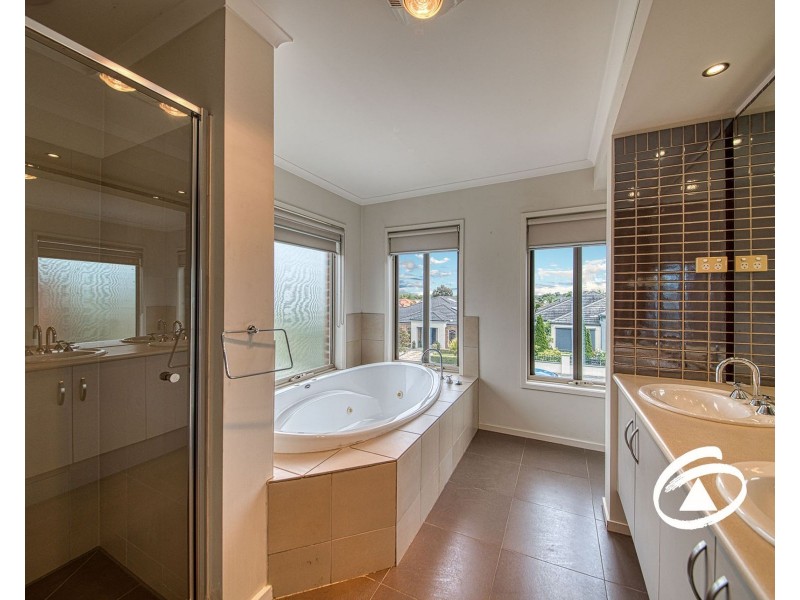 8 Viewpoint Place, Berwick VIC 3806