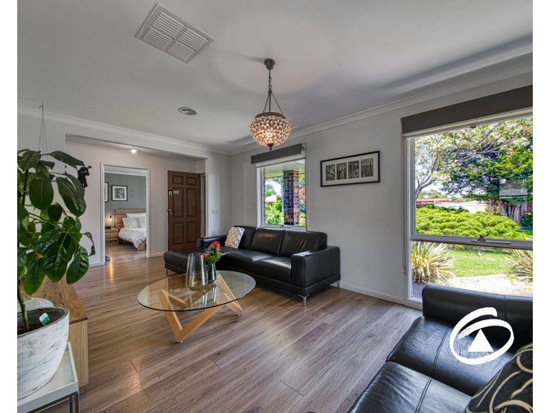8 Gandin Court, Hampton Park VIC 3976