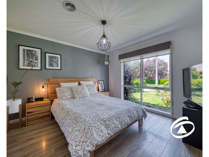 8 Gandin Court, Hampton Park VIC 3976