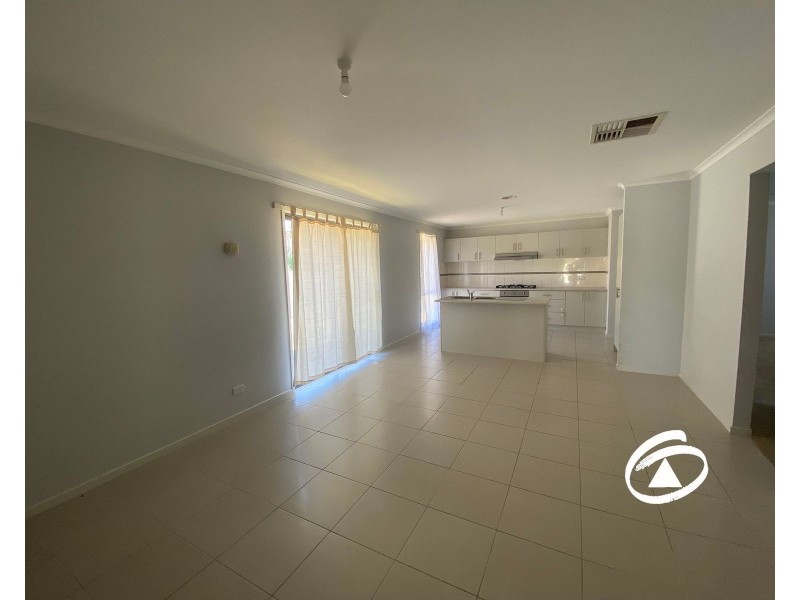 19 Lemon Thyme Way, Lynbrook VIC 3975
