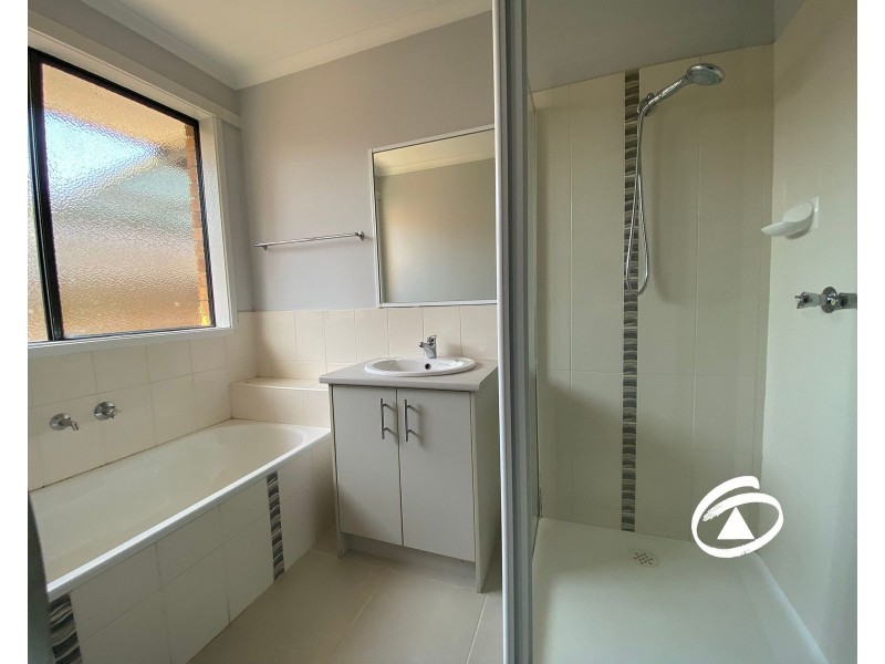 19 Lemon Thyme Way, Lynbrook VIC 3975