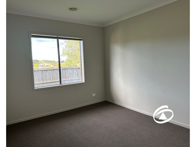 2 Grande Belmond Avenue, Clyde VIC 3978