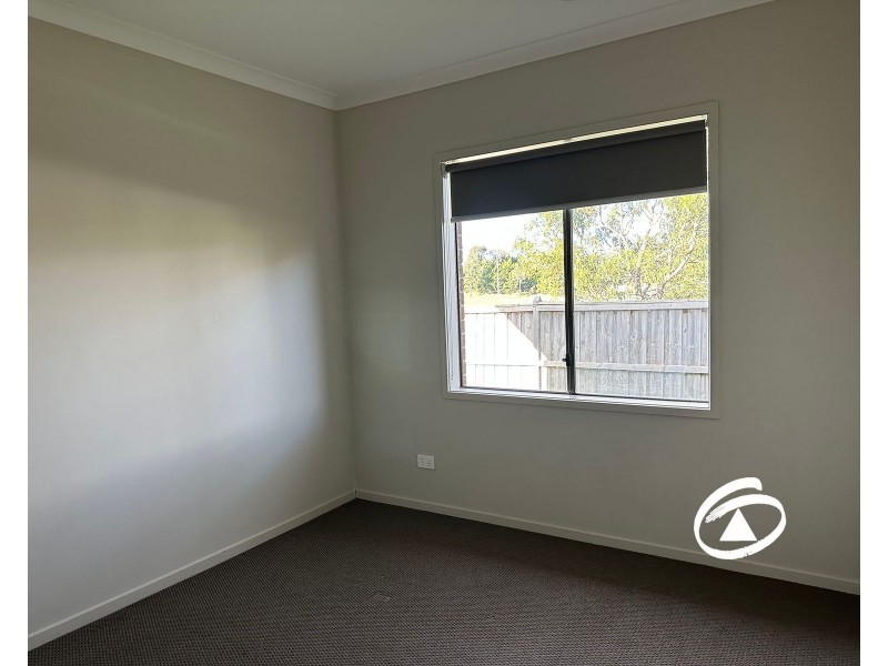 2 Grande Belmond Avenue, Clyde VIC 3978