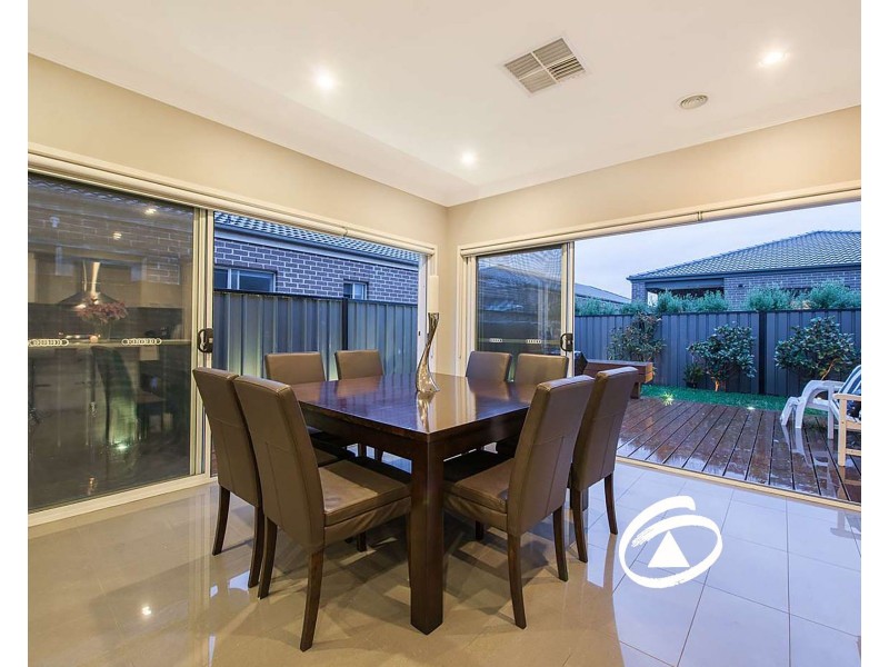 29 Connewara Crescent, Clyde North VIC 3978