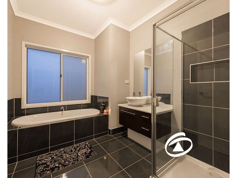 29 Connewara Crescent, Clyde North VIC 3978