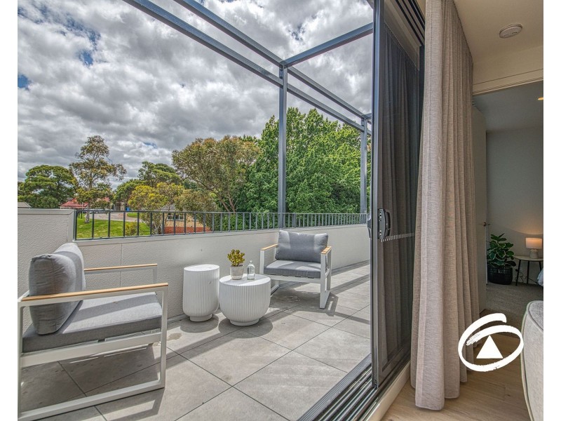 201/9 Gloucester Avenue, Berwick VIC 3806