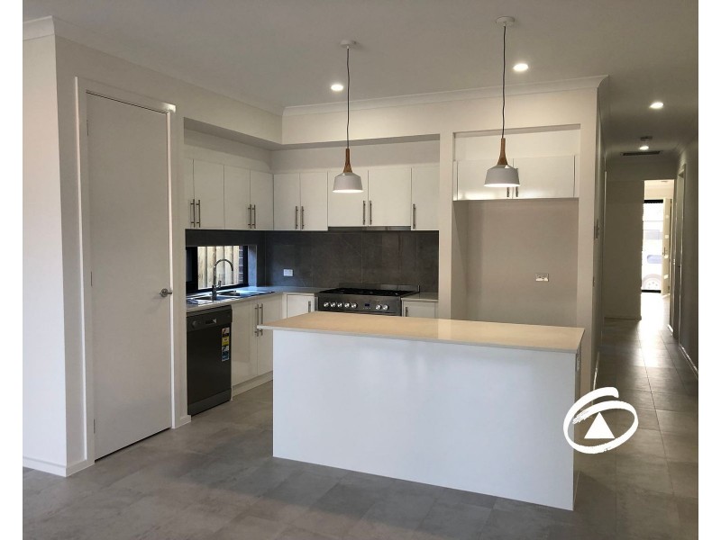 10 Curtis Street, Officer VIC 3809