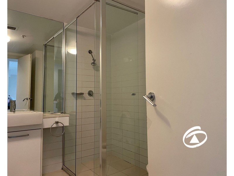 602/100 Harbour Esplanade, Docklands VIC 3008