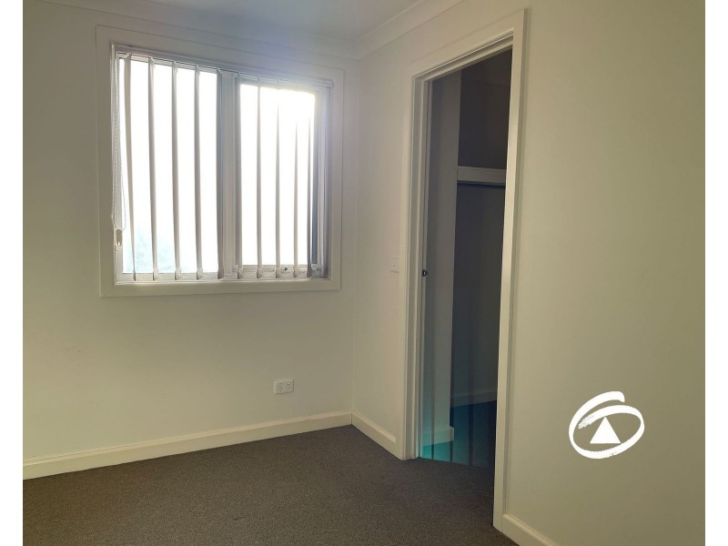 11/4 Young Road, Hallam VIC 3803