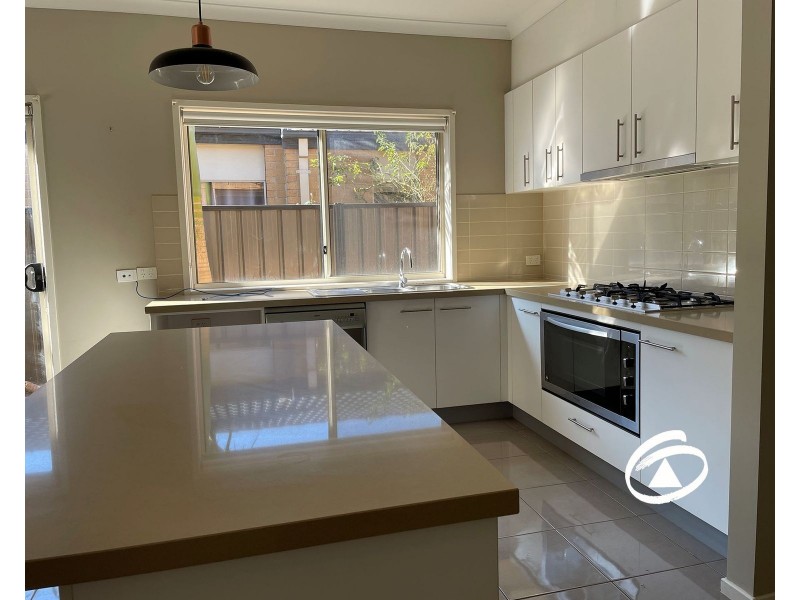 33 Connewara Crescent, Clyde North VIC 3978