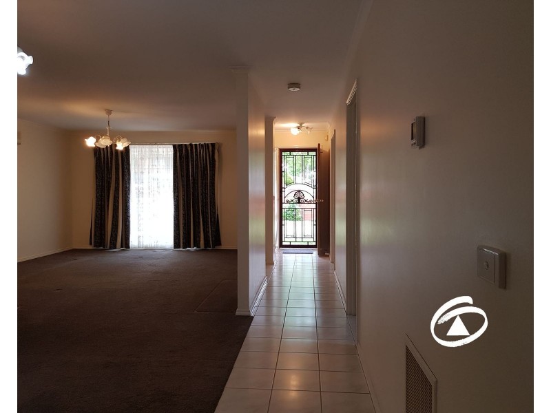 12 Deanswood Way, Narre Warren VIC 3805