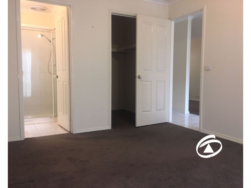 12 Deanswood Way, Narre Warren VIC 3805