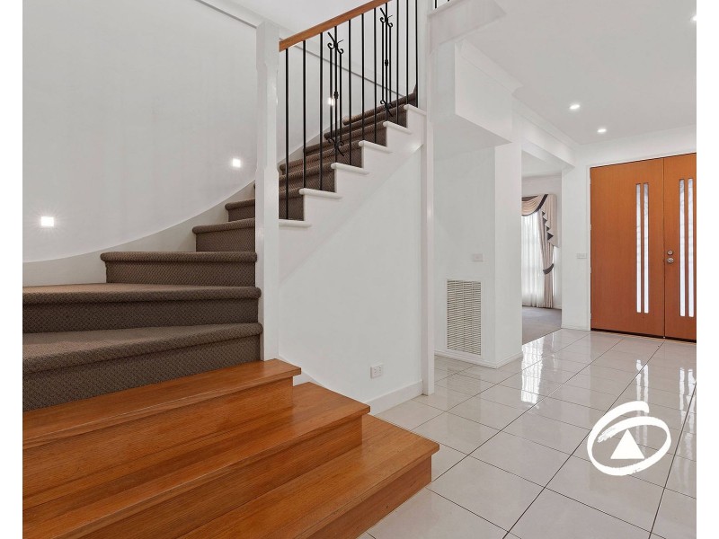 16 Park Orchard Drive, Pakenham VIC 3810