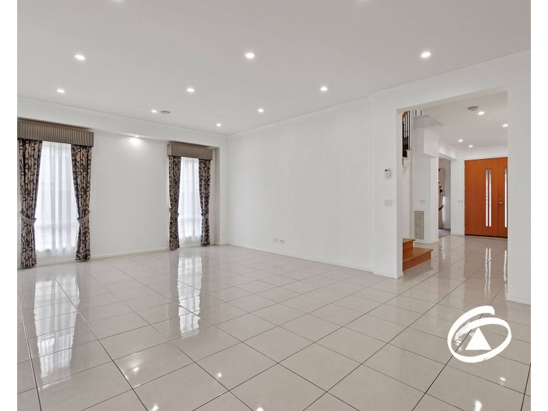 16 Park Orchard Drive, Pakenham VIC 3810