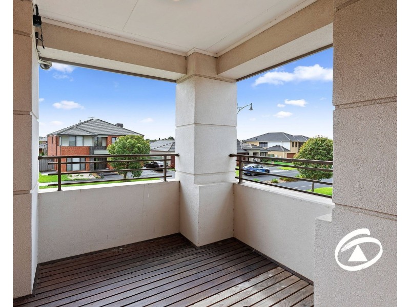 16 Park Orchard Drive, Pakenham VIC 3810