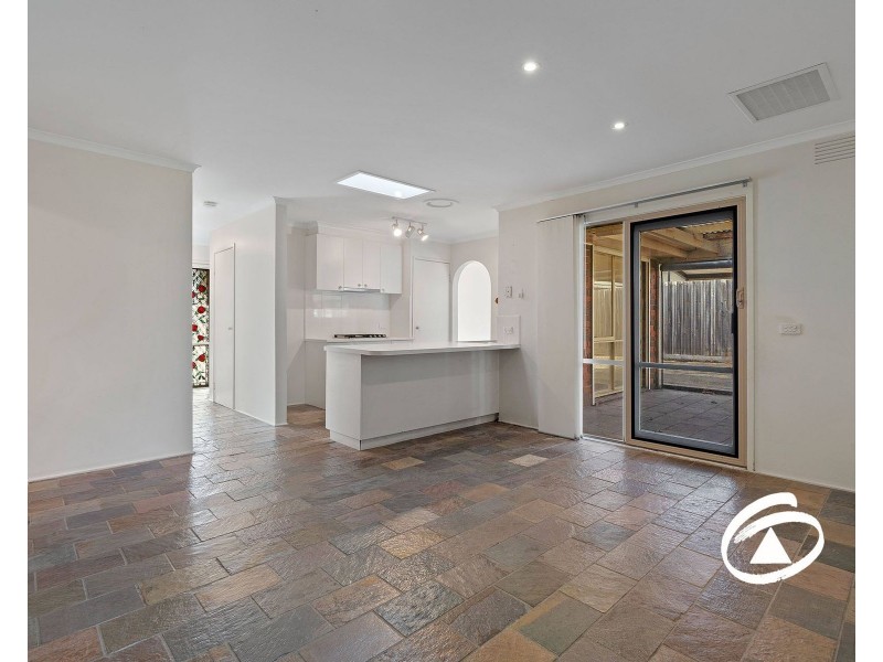 11 Guildford Crescent, Narre Warren VIC 3805