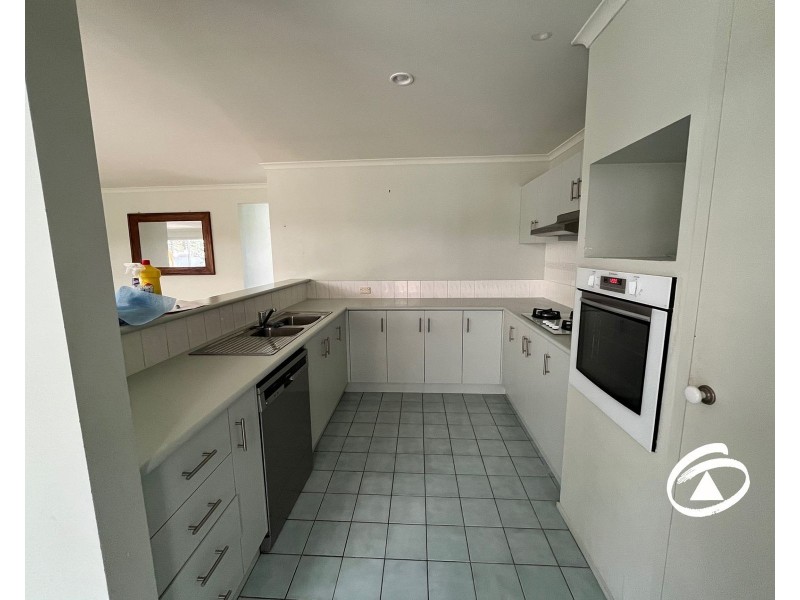 33 Telford Drive, Berwick VIC 3806