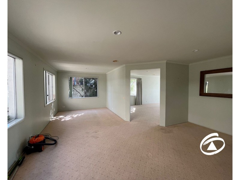 33 Telford Drive, Berwick VIC 3806