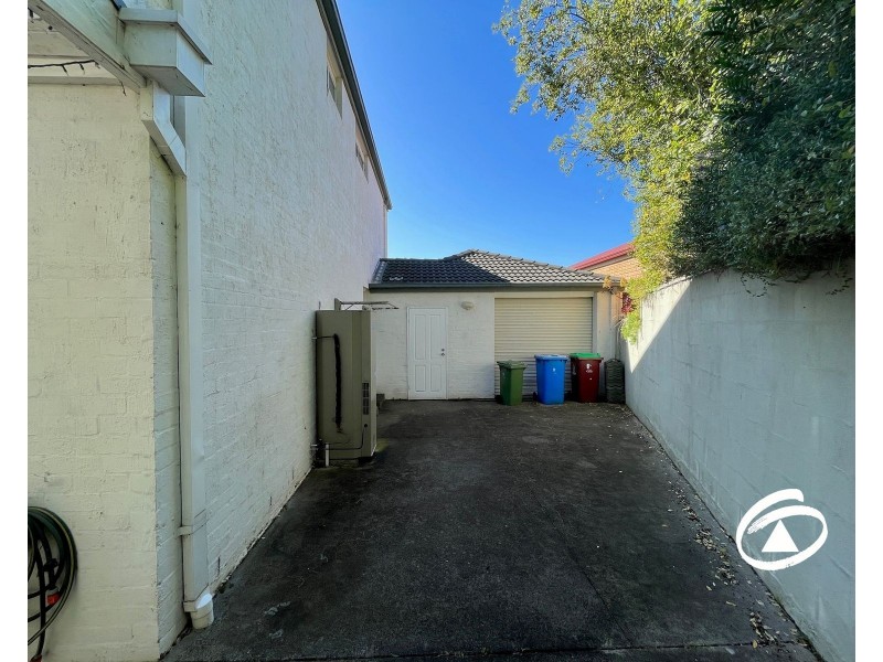 33 Telford Drive, Berwick VIC 3806