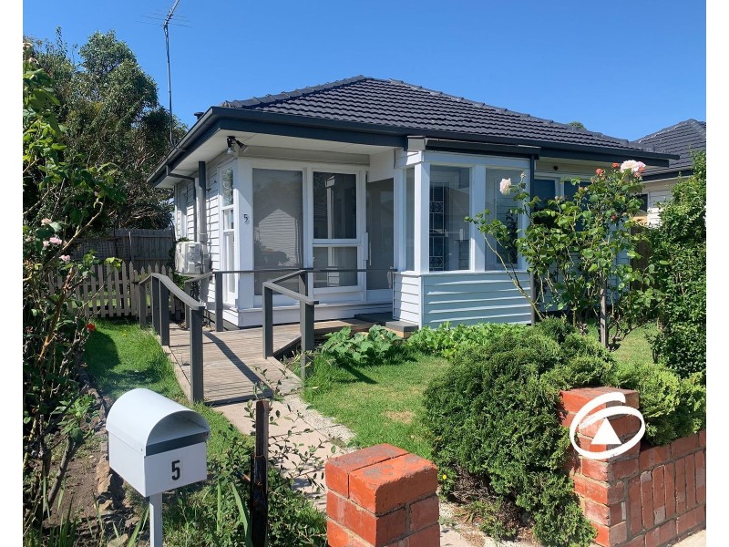 5 Dame Pattie Avenue, Pakenham VIC 3810