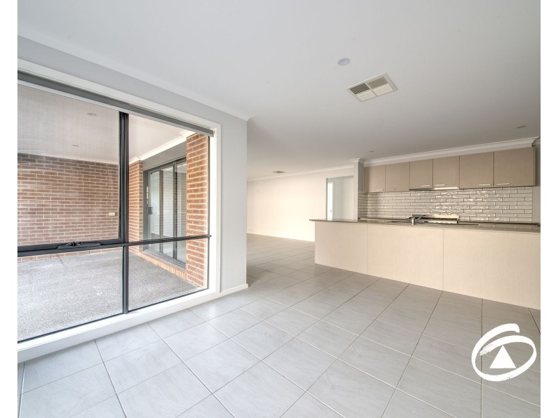 39 Bona Vista Rise, Clyde VIC 3978