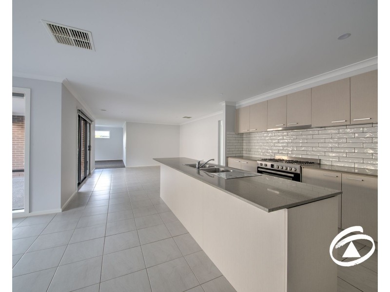 39 Bona Vista Rise, Clyde VIC 3978