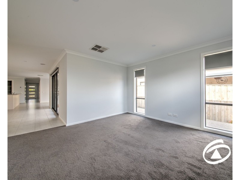 39 Bona Vista Rise, Clyde VIC 3978