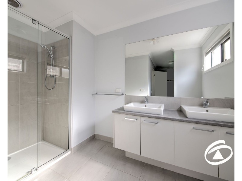 39 Bona Vista Rise, Clyde VIC 3978