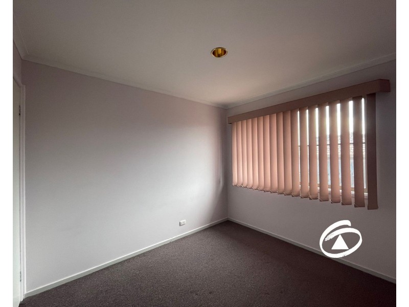 2/57 Amber Crescent, Narre Warren VIC 3805