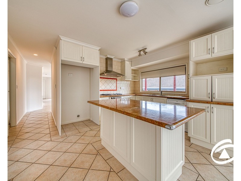 12 Lodge Crescent, Berwick VIC 3806