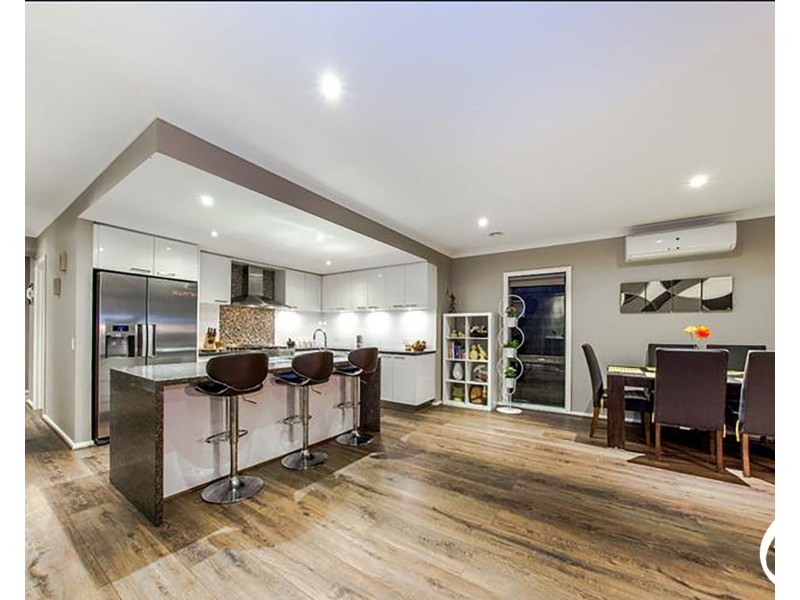 14 Hermes Avenue, Cranbourne West VIC 3977