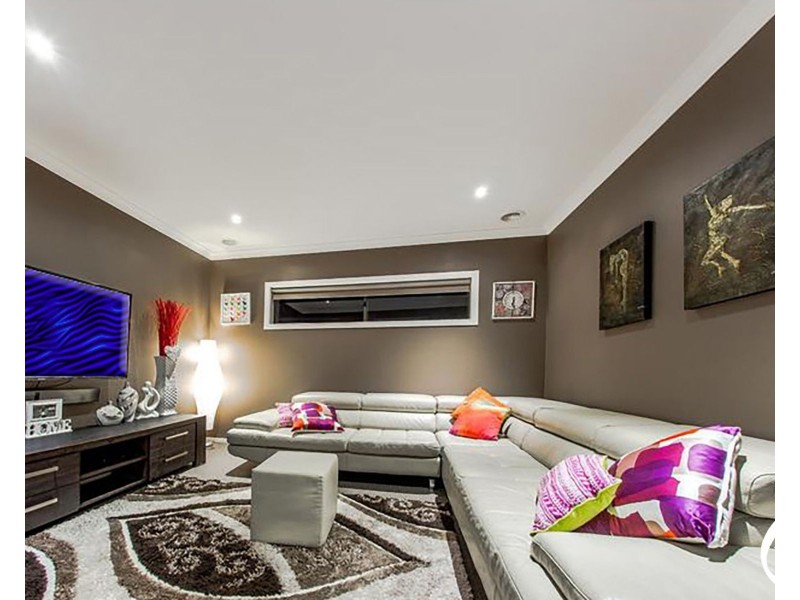 14 Hermes Avenue, Cranbourne West VIC 3977